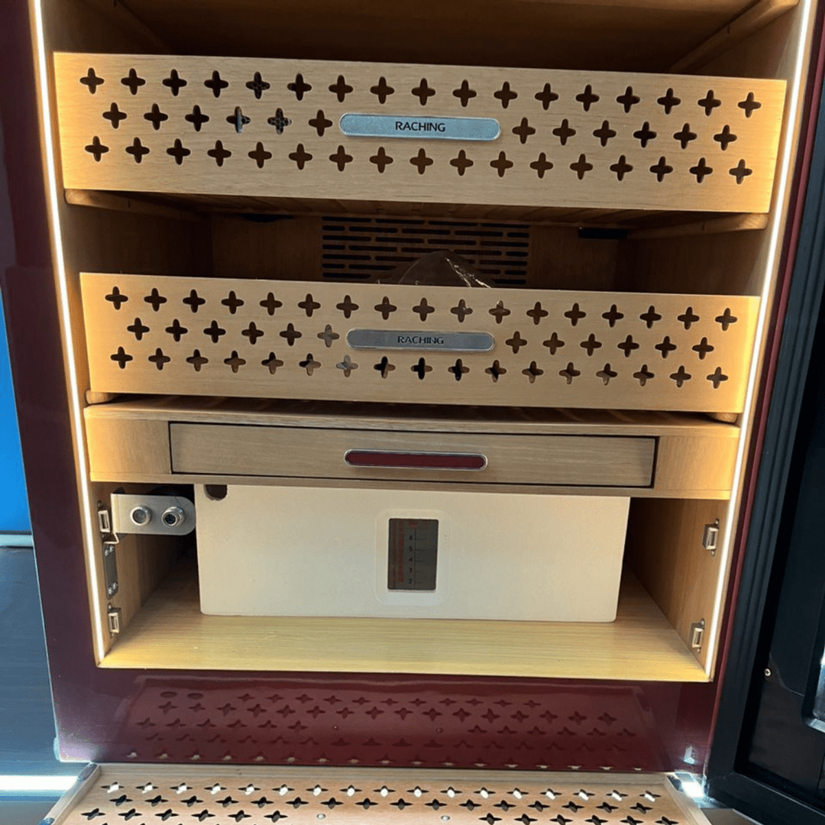 Raching HUMIDOR Raching Reserva RR Series Electric Humidor | 3,000 Cigars