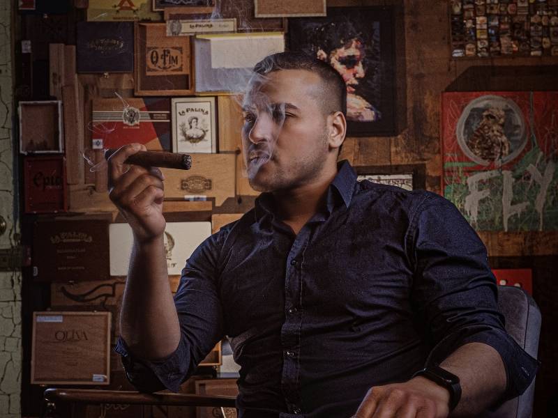 How Long Does It Take to Smoke a Cigar? The Definitive Guide