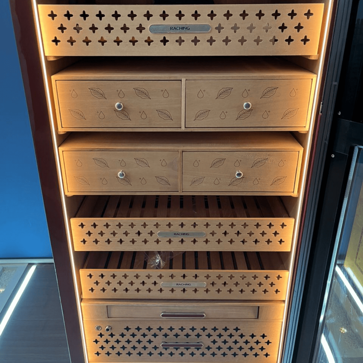 Raching HUMIDOR Raching Reserva RR Series Electric Humidor | 3,000 Cigars