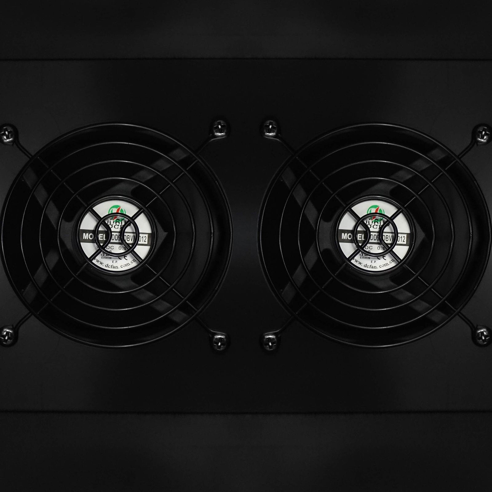 Whynter HUMIDOR Whynter Cigar Cooler Humidor 4.2 cu. ft. | 400 Cigars